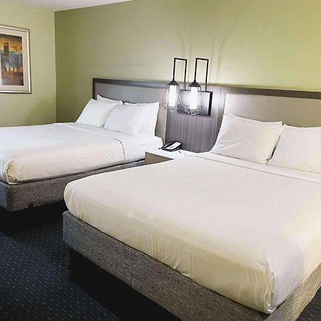 Park Inn by Radisson Albany Bagian luar foto