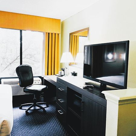 Park Inn by Radisson Albany Bagian luar foto