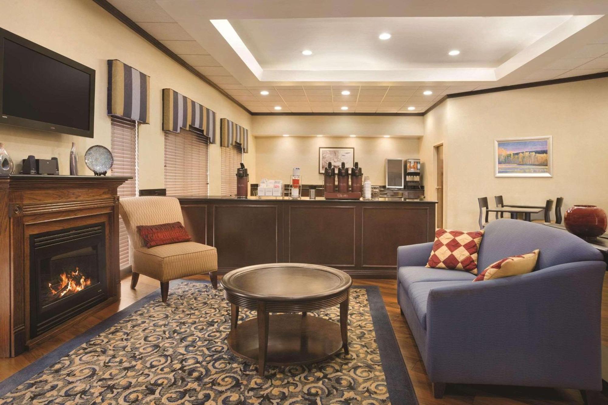 Park Inn by Radisson Albany Bagian luar foto