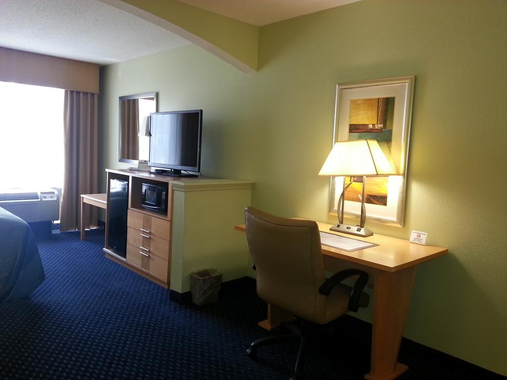 Park Inn by Radisson Albany Bagian luar foto