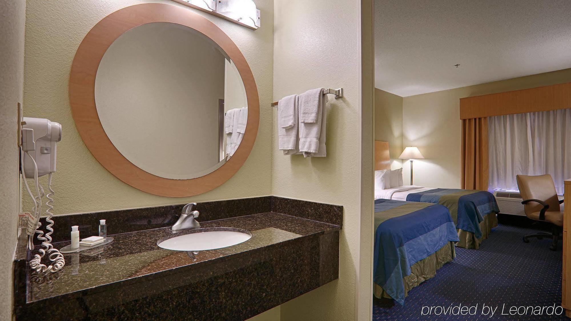Park Inn by Radisson Albany Bagian luar foto