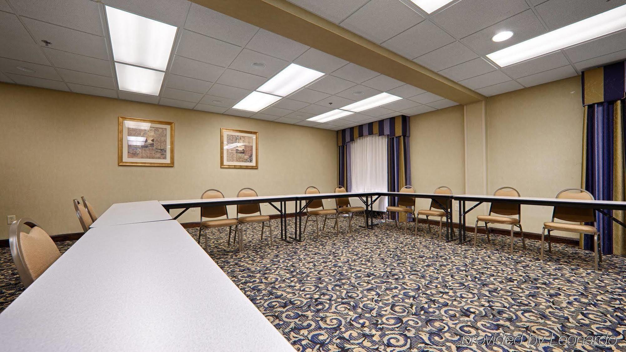 Park Inn by Radisson Albany Bagian luar foto