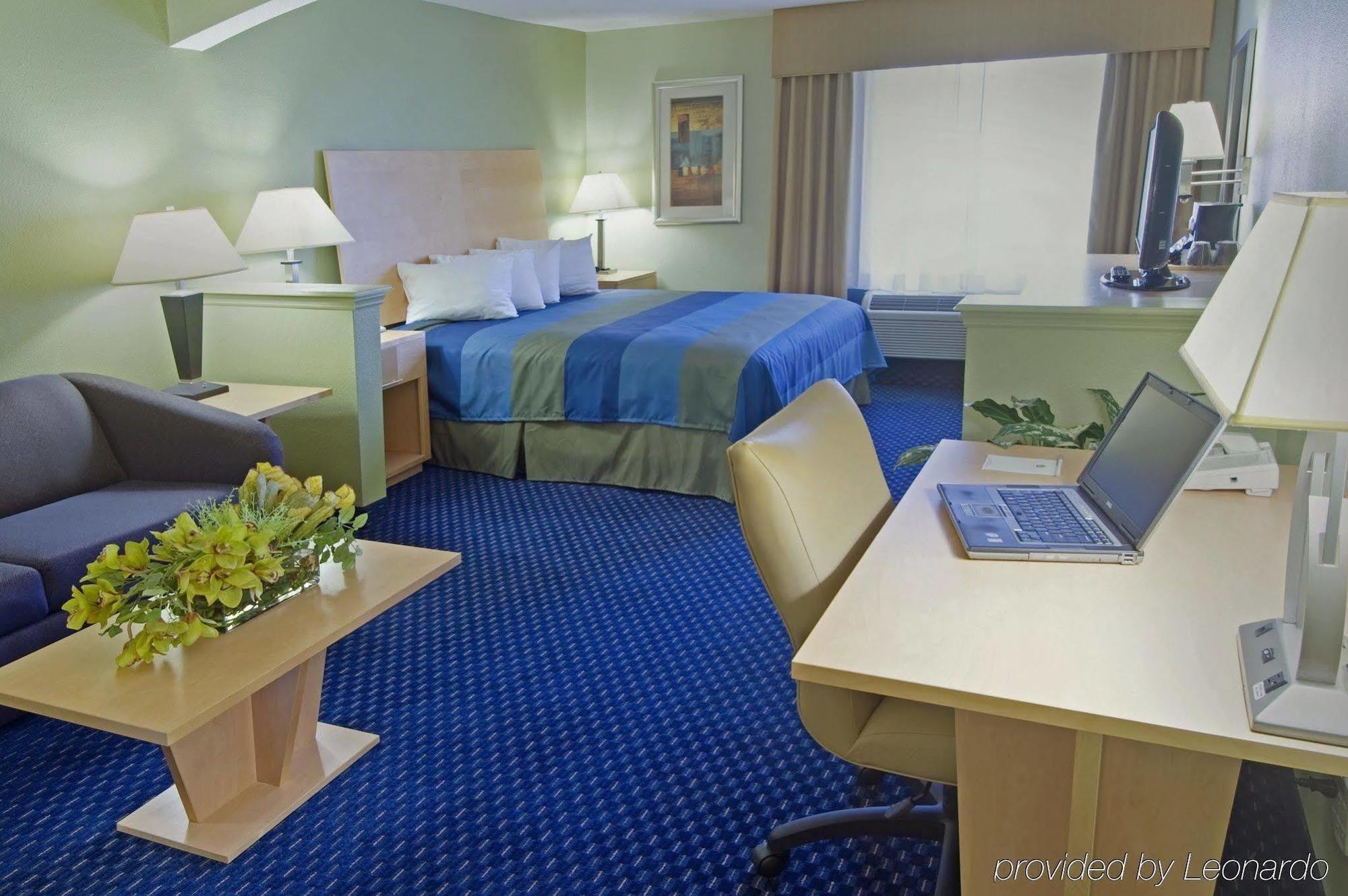 Park Inn by Radisson Albany Bagian luar foto